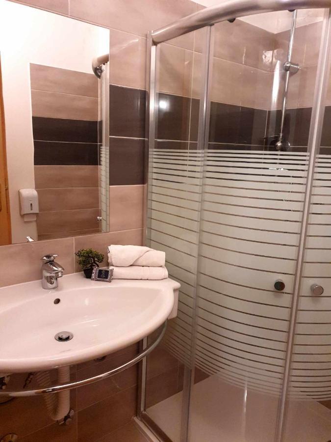 Hotel Lohovo Bihać Dış mekan fotoğraf