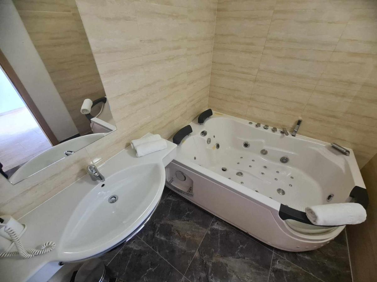 Hotel Lohovo Bihać Dış mekan fotoğraf